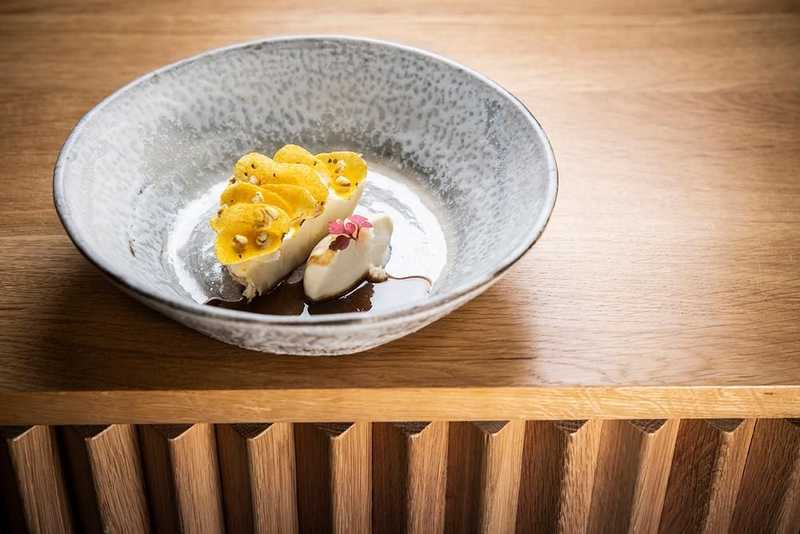 Plat et cadre du restaurant Astrance Paris 16e - Photo 2