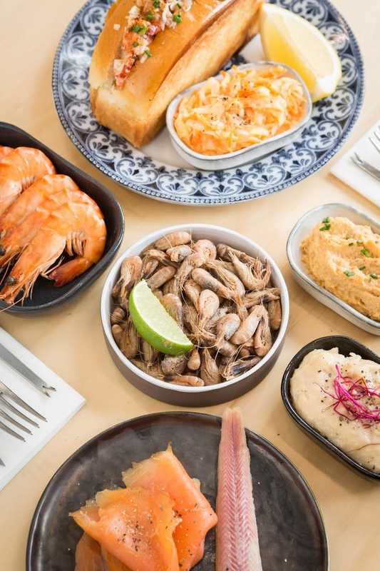 Plat et cadre du restaurant Bulot Bulot Seafood Bar Paris 18e - Photo 3