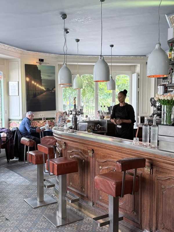 Plat et cadre du restaurant Café Le Papillon Paris 20e - Photo 2