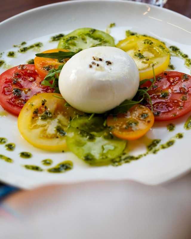 Plat et cadre du restaurant Café Le Papillon Paris 20e - Photo 3