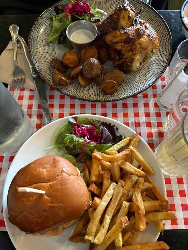 Plat et cadre du restaurant Coquin Paris 20e - Photo 2