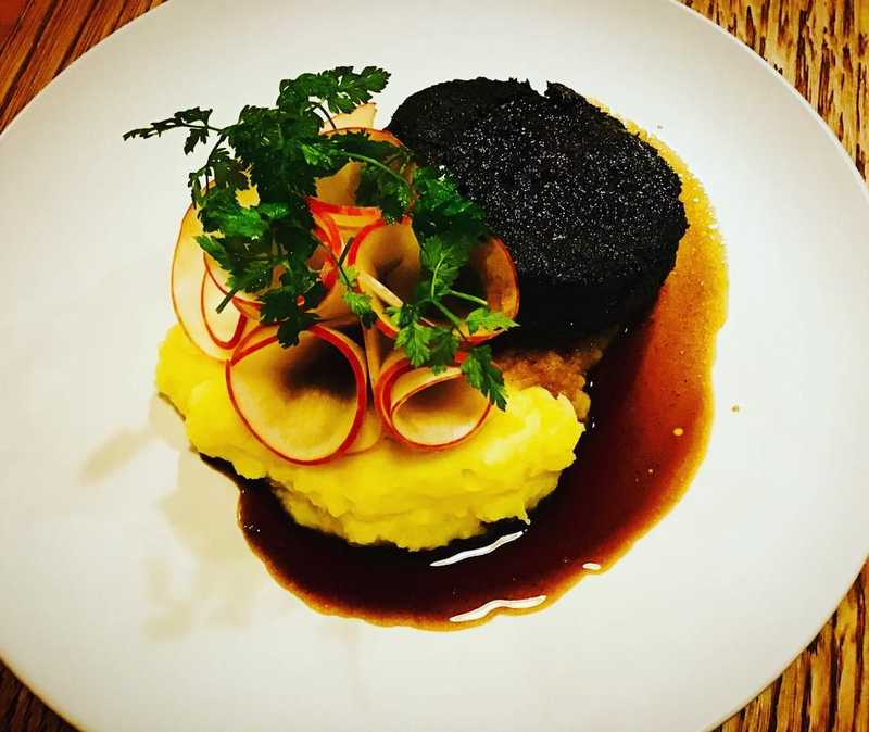 Plat et cadre du restaurant Coup de Tête Paris 19e - Photo 2