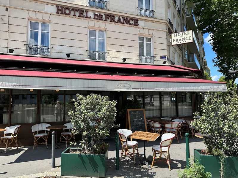 D'Chez Eux