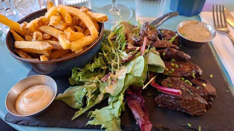 Plat et cadre du restaurant Harper's Paris 15e - Photo 3
