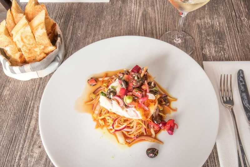 Plat et cadre du restaurant L’Accolade Paris 15e - Photo 3