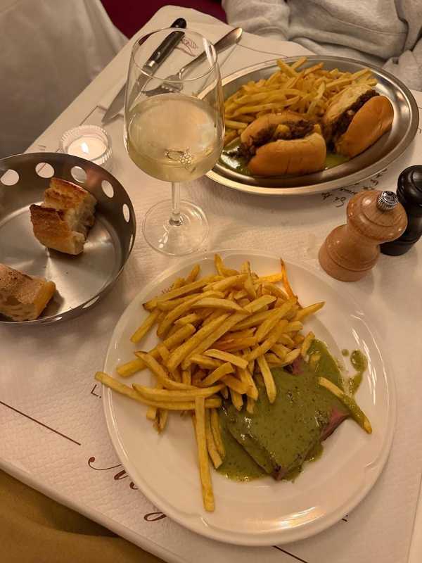 Plat et cadre du restaurant L’Atelier Entrecôte & Volaille - Paris 2 Paris 2e - Photo 3