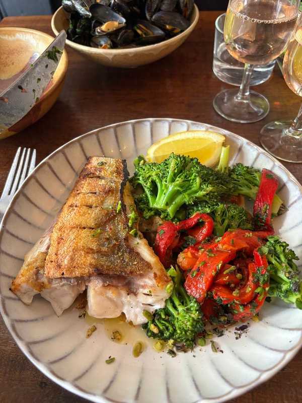 Plat et cadre du restaurant La Bonne Mer Paris 13e - Photo 3