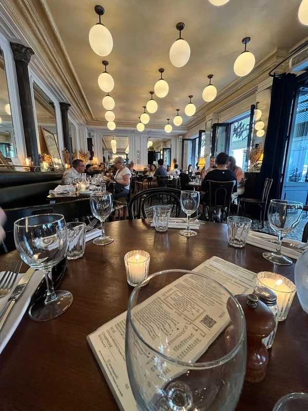 Plat et cadre du restaurant La Marine Paris 10e - Photo 3