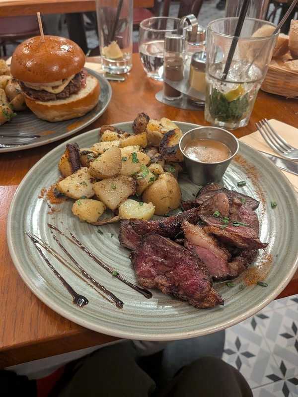 Plat et cadre du restaurant La Méthode Paris 5e - Photo 3
