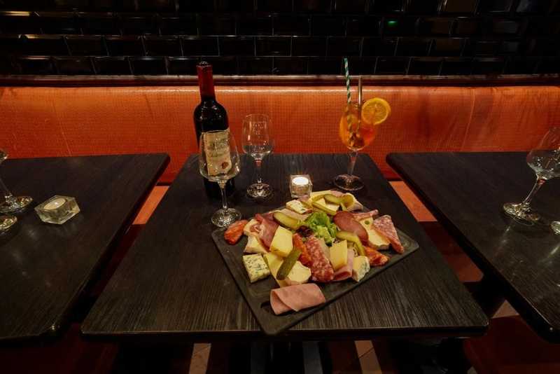 Plat et cadre du restaurant La Nouvelle Etoile Paris 20e - Photo 2