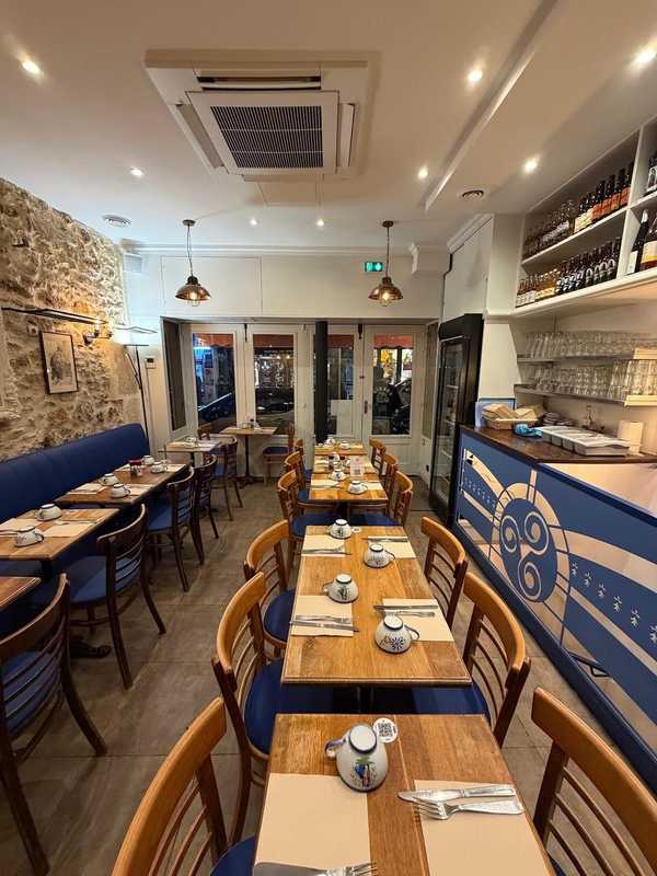 Plat et cadre du restaurant La Petite Bretonne Montparnasse Paris 14e - Photo 2