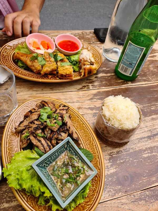 Plat et cadre du restaurant Lao Siam Paris 19e - Photo 2