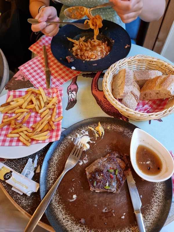 Plat et cadre du restaurant Le B'Art Paris 18e - Photo 2