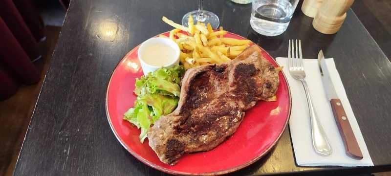 Plat et cadre du restaurant Le Bistrot d’André Paris 15e - Photo 3