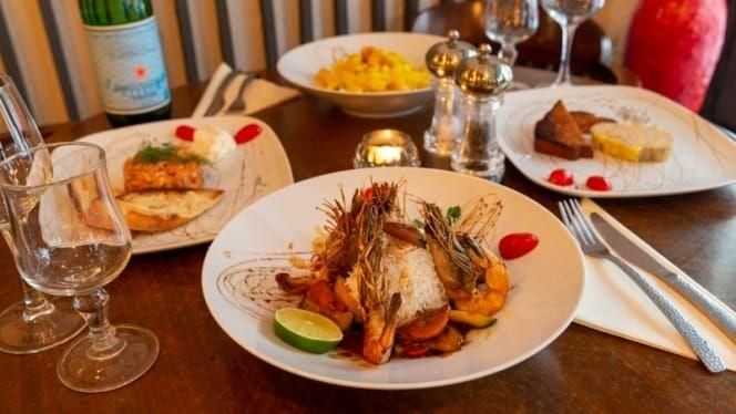Plat et cadre du restaurant Le Caveau de l'Isle Paris 4e - Photo 2