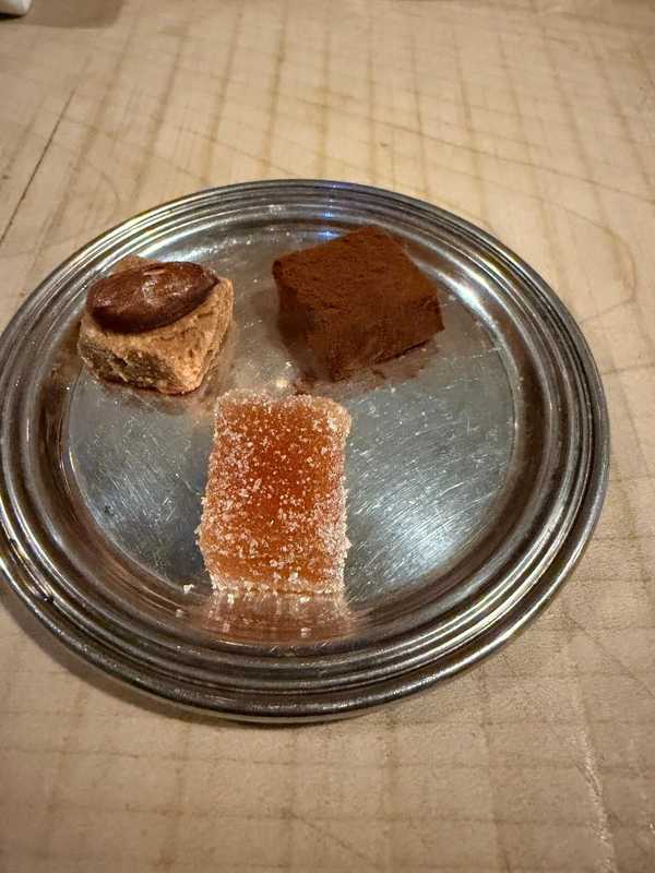 Plat et cadre du restaurant Le Cheval d'Or Paris 19e - Photo 2