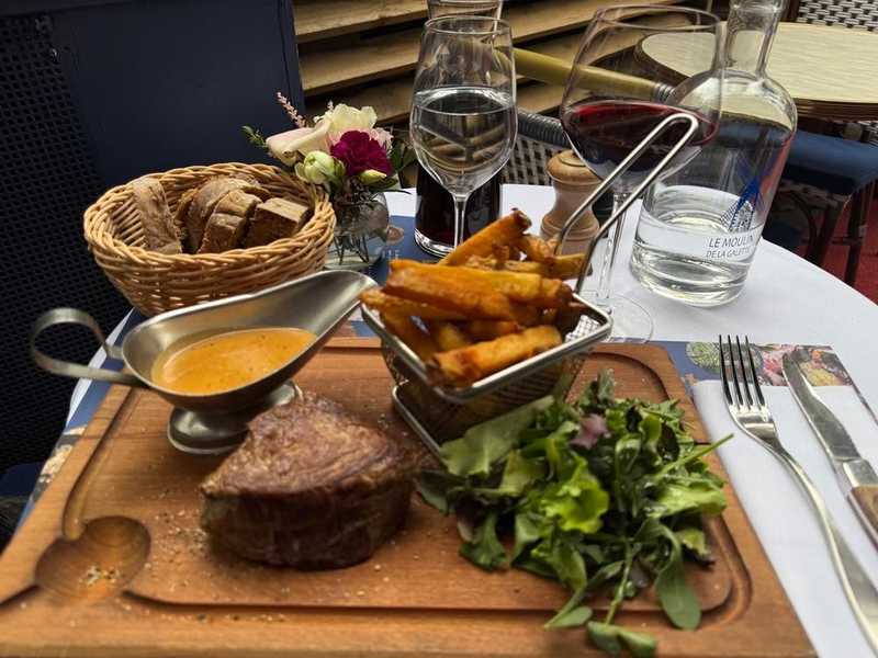 Restaurant Le Moulin de la Galette Paris 18e - Photo 5