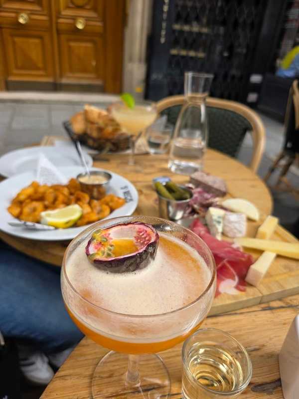 Plat et cadre du restaurant Le Saint-Regis Paris 4e - Photo 3