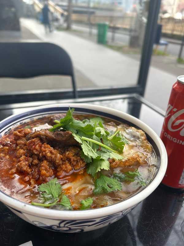 Plat et cadre du restaurant Magic Noodles Paris 15e - Photo 2