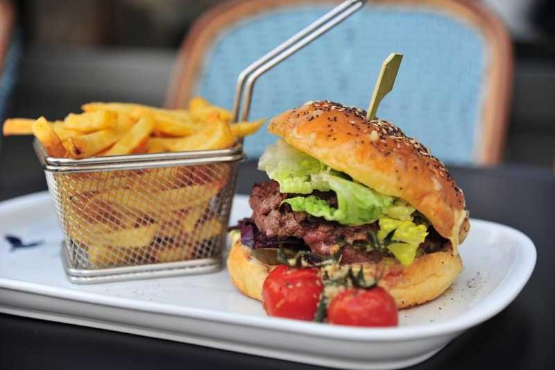Plat et cadre du restaurant Maison Becquey Paris 19e - Photo 2