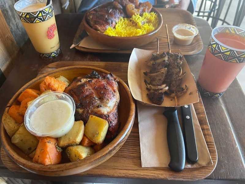 Plat et cadre du restaurant New Soul Food Le Maquis · et FoodTruck Paris 10e - Photo 3