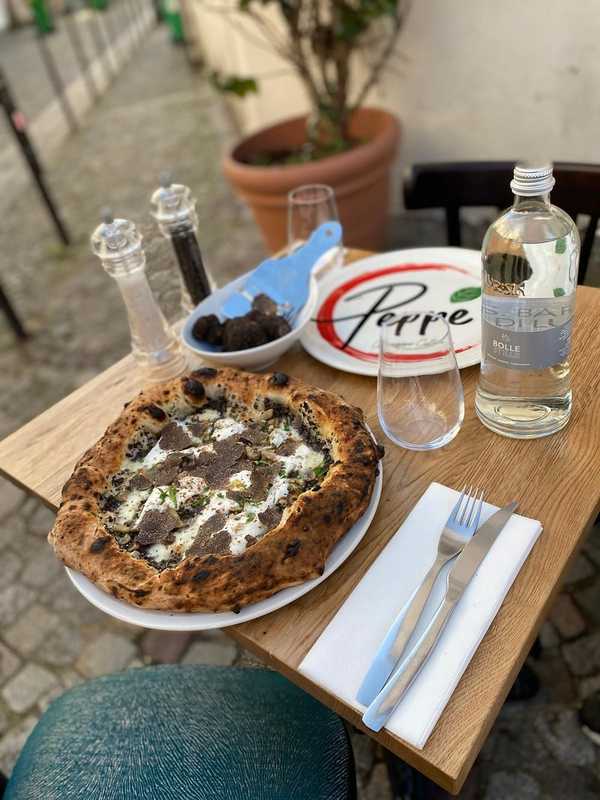 Plat et cadre du restaurant Peppe Pizzeria Paris 20e - Photo 2