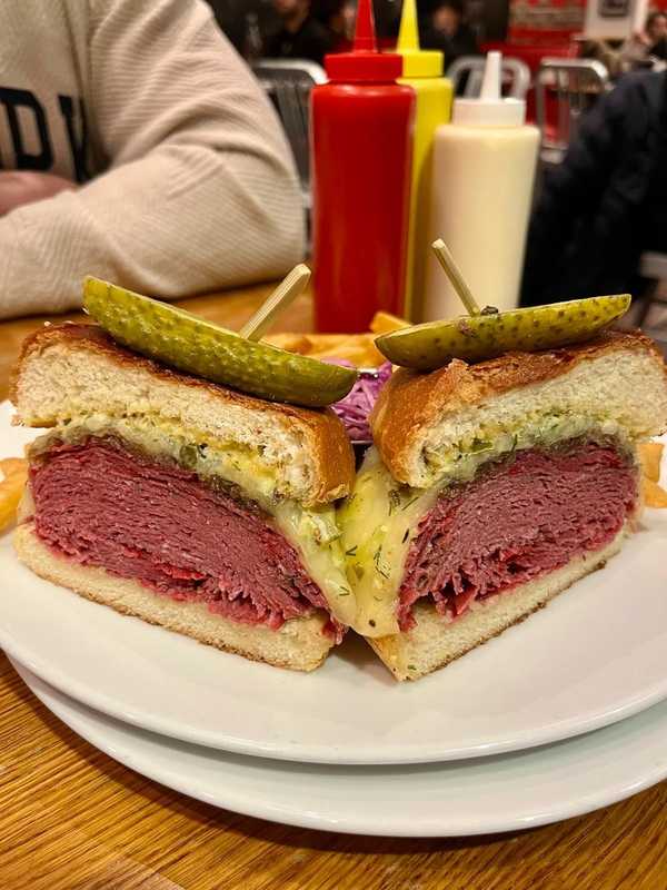 Restaurant Schwartz’s Deli Paris 17e - Photo 4