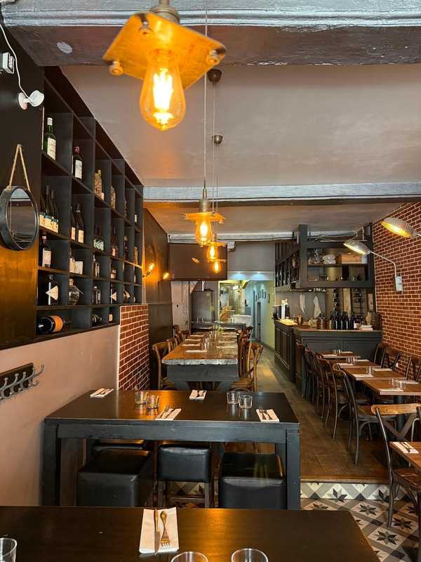 Plat et cadre du restaurant Sourire Galande tapas françaises Paris 5e - Photo 3